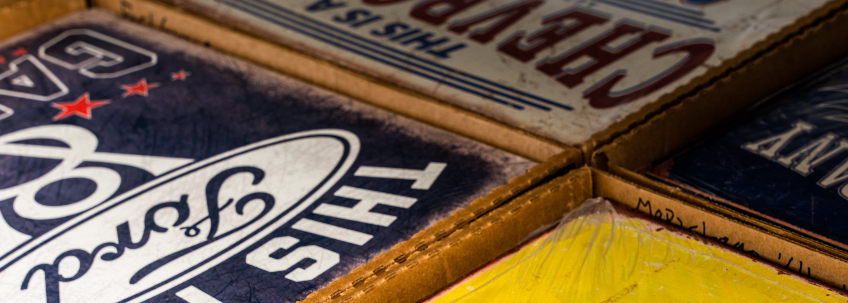 Metal Signs & Vintage Garage Wall Decor